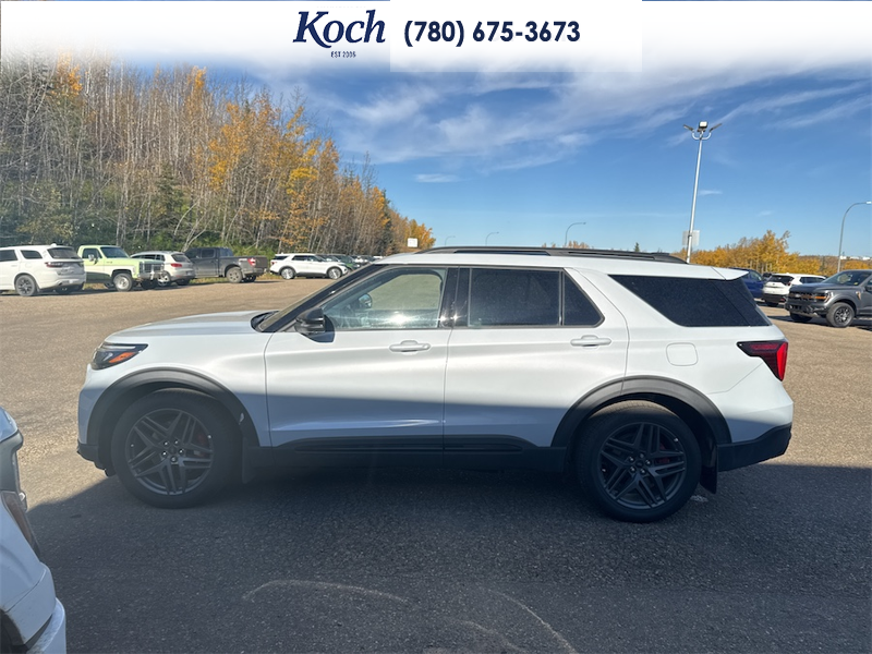NEW 2026 Ford Explorer ST - Space White Metallic Exterior / ONYX, HEAT/VENT UNIQUE MIKO SUEDE SPORT CAPTAIN'S CHAIRS Interior - $75,130 - Stock #A26267 - VIN 1FMWK8GC3TGB05111 - Photo 7