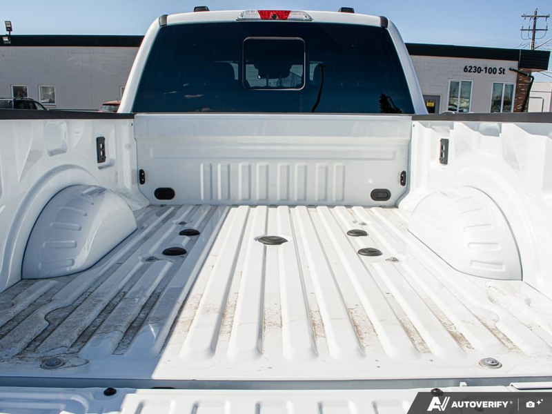 NEW 2026 Ford F-350 Super Duty Platinum - Star White Tri-coat Metallic Exterior / BLACK ONYX/BLUE LEATHER Interior - $124,848 - Stock #E60567 - VIN 1FT8W3BM4TEE27904 - Photo 11