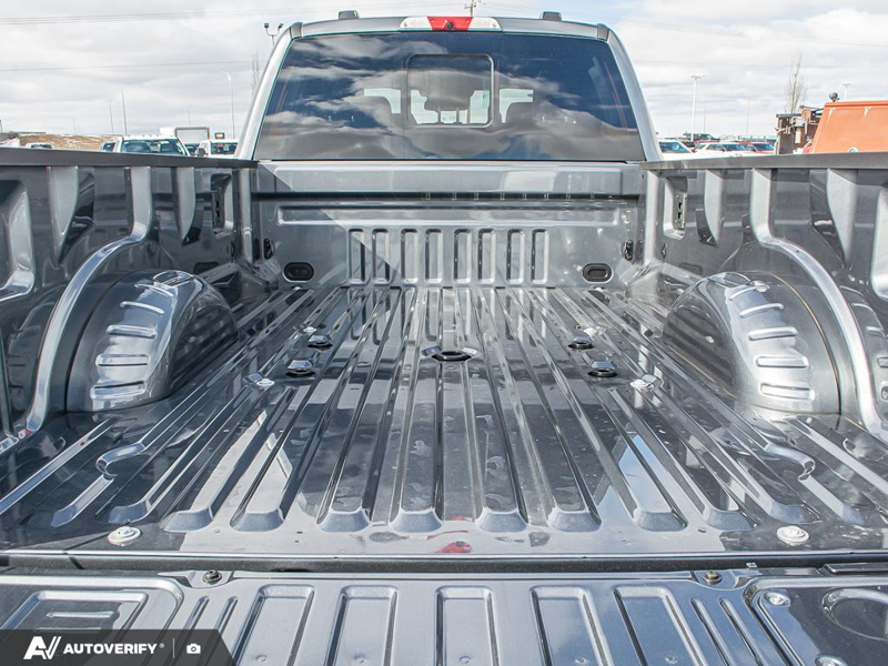 NEW 2026 Ford F-350 Super Duty Platinum - Carbonized Grey Metallic Exterior / BLACK ONYX/BLUE LEATHER Interior - $115,436 - Stock #D60348 - VIN 1FT8W3BT2TEE05424 - Photo 11