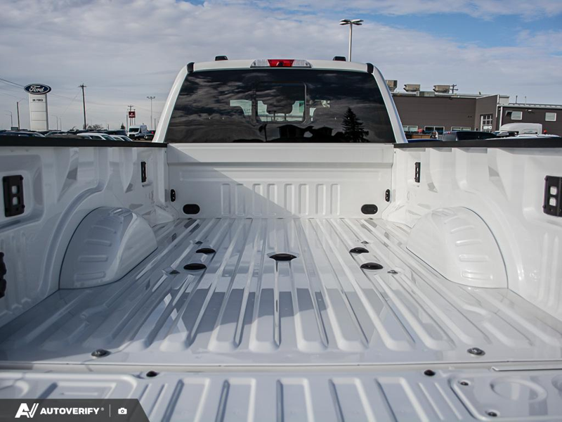 NEW 2026 Ford F-350 Super Duty Platinum - Star White Tri-coat Metallic Exterior / BLACK ONYX/BLUE LEATHER Interior - $116,140 - Stock #D60408 - VIN 1FT8W3BT9TEE27596 - Photo 11