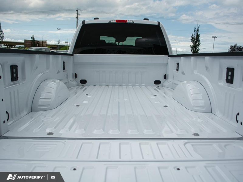 NEW 2026 Ford F-350 Super Duty XLT - Oxford White Exterior / MEDIUM DARK SLATE CLOTH Interior - $83,442 - Stock #D60619 - VIN 1FT8W3BT2TEE86652 - Photo 11