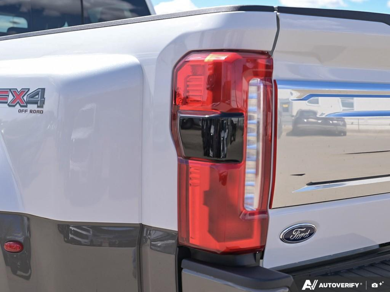 NEW 2026 Ford F-350 Super Duty King Ranch DRW - Star White/marsh Grey Accent Exterior / JAVA LEATHER Interior - $120,616 - Stock #E60586 - VIN 1FT8W3DM1TEE28795 - Photo 12