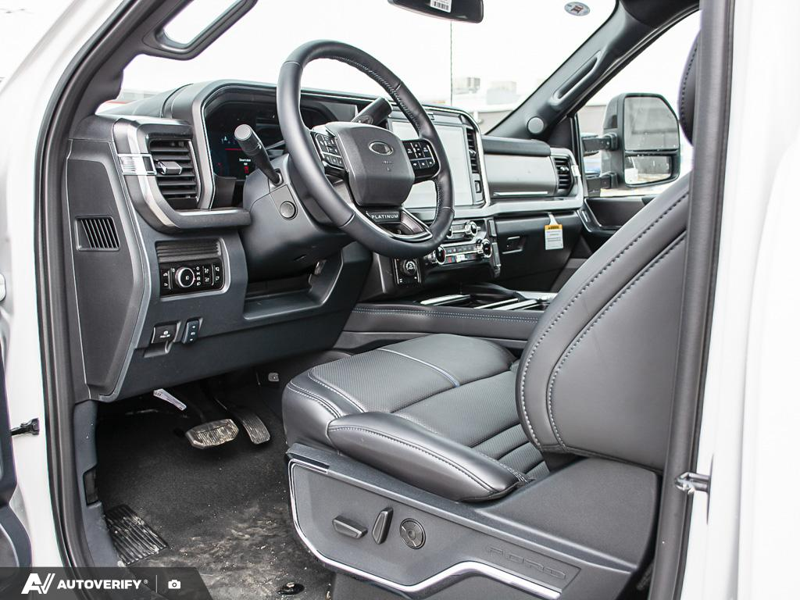 NEW 2026 Ford F-350 Super Duty Platinum - Star White Tri-Coat Exterior / BLACK ONYX/PLATINUM BLUE, UNIQUE PLATINUM LEATHER 40/CONSOLE/40 Interior - $123,675 - Stock #D60358 - VIN 1FT8W3BM1TEE07738 - Photo 13