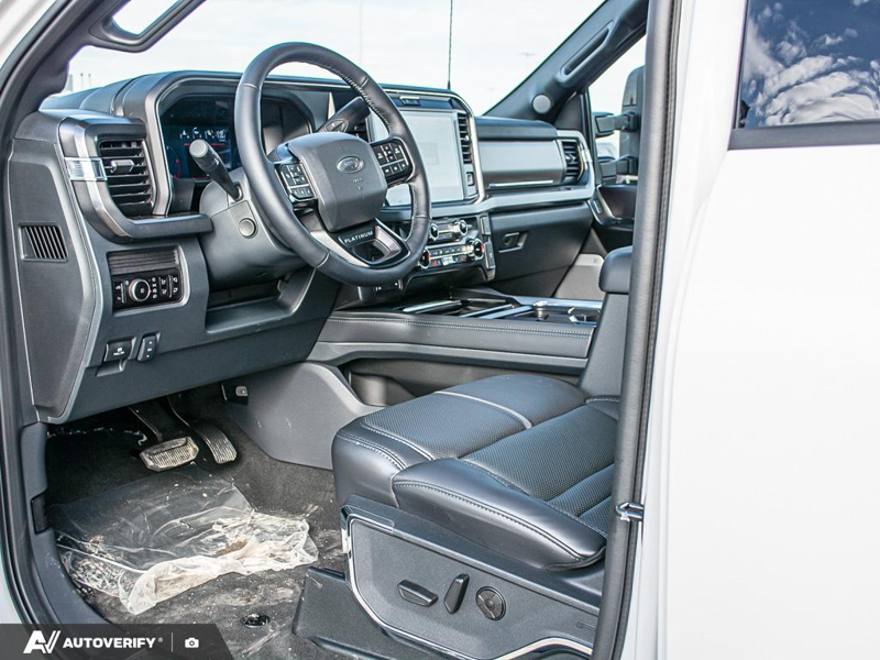NEW 2026 Ford F-350 Super Duty Platinum - Star White Tri-coat Metallic Exterior / BLACK ONYX/BLUE LEATHER Interior - $116,140 - Stock #D60408 - VIN 1FT8W3BT9TEE27596 - Photo 13