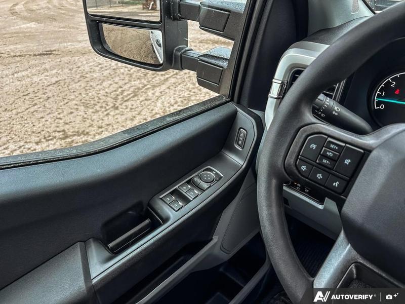 NEW 2026 Ford F-350 Super Duty XL - Oxford White Exterior / MEDIUM DARK SLATE CLOTH Interior - $75,648 - Stock #E60675 - VIN 1FT8W3BA9TEE56403 - Photo 17