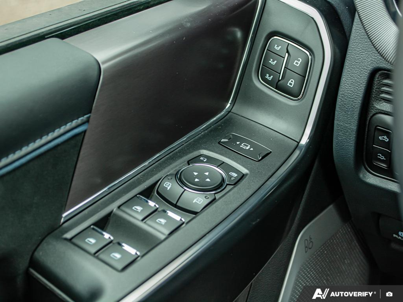 NEW 2026 Ford F-350 Super Duty Platinum Tremor - Argon Blue Metallic Exterior / BLACK ONYX/BLUE LEATHER Interior - $126,893 - Stock #E60017 - VIN 1FT8W3BM1TEC04574 - Photo 17