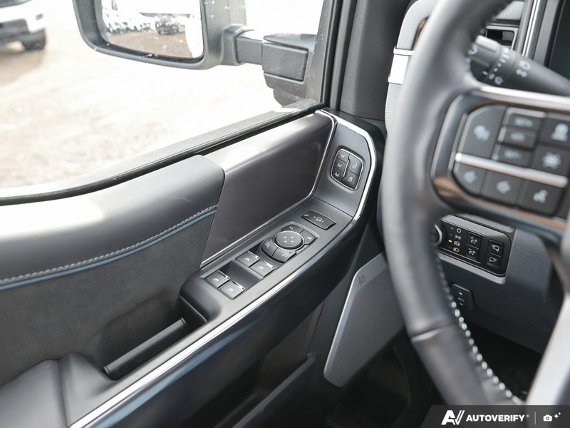 NEW 2026 Ford F-350 Super Duty Platinum - Star White Tri-coat Metallic Exterior / BLACK ONYX/BLUE LEATHER Interior - $120,978 - Stock #E60392 - VIN 1FT8W3BT6TED89079 - Photo 17