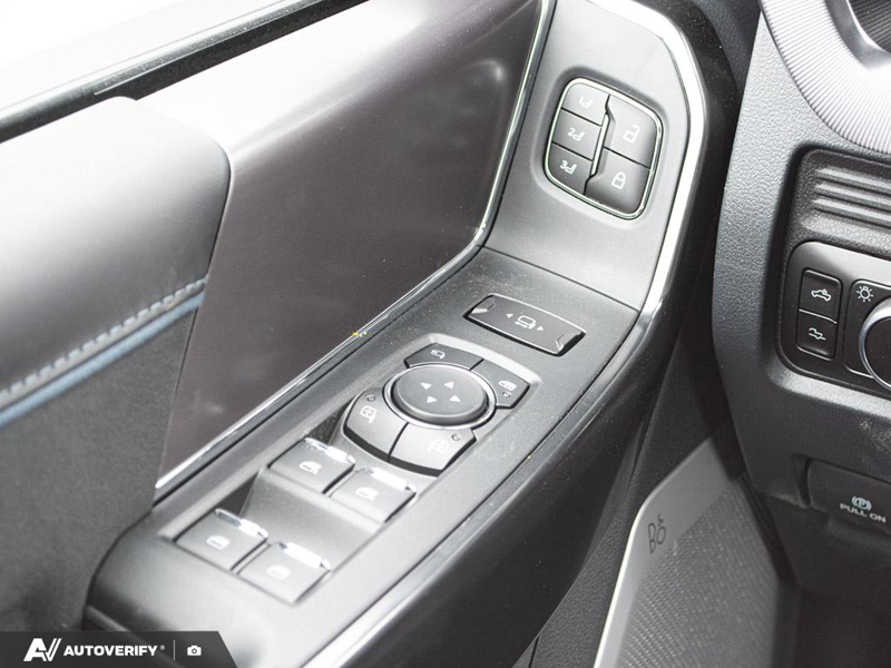 NEW 2026 Ford F-350 Super Duty Platinum - Agate Black Exterior / BLACK ONYX/BLUE LEATHER Interior - $119,261 - Stock #D60306 - VIN 1FT8W3BM5TED97599 - Photo 17