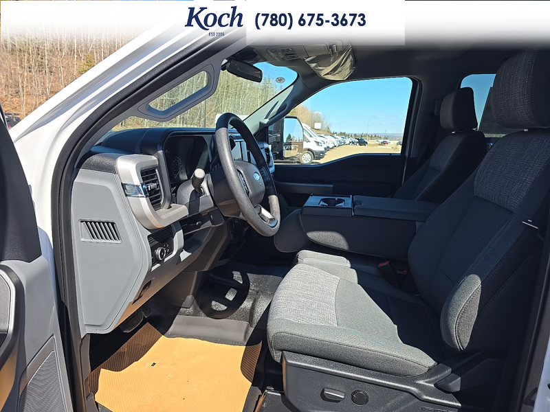 NEW 2026 Ford F-350 Super Duty XLT - Oxford White Exterior / MEDIUM DARK SLATE CLOTH Interior - $96,610 - Stock #A26124 - VIN 1FT8W3DT0TED88927 - Photo 17