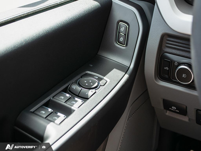 NEW 2026 Ford F-350 Super Duty XLT - Oxford White Exterior / MEDIUM DARK SLATE CLOTH Interior - $87,307 - Stock #D60648 - VIN 1FT8W3DT9TEF02228 - Photo 17