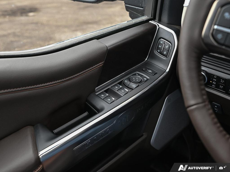 NEW 2026 Ford F-350 Super Duty King Ranch DRW - Agate Black/marsh Grey Accent Exterior / JAVA LEATHER Interior - $127,803 - Stock #E60579 - VIN 1FT8W3DMXTEE36829 - Photo 17