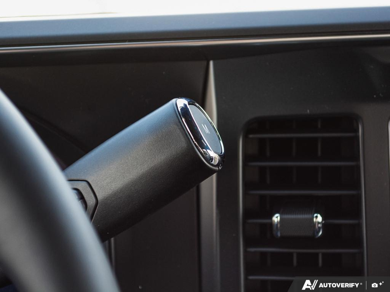 NEW 2026 Ford F-350 Super Duty Platinum Tremor - Agate Black Exterior / BLACK ONYX/BLUE LEATHER Interior - $125,720 - Stock #E60283 - VIN 1FT8W3BM8TED60496 - Photo 19
