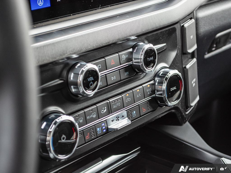 NEW 2026 Ford F-350 Super Duty Platinum Tremor - Avalanche Exterior / BLACK ONYX/BLUE LEATHER Interior - $126,953 - Stock #E60547 - VIN 1FT8W3BMXTEE28748 - Photo 20