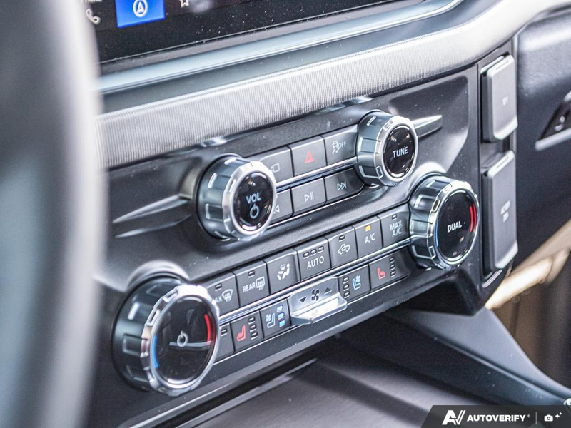 NEW 2026 Ford F-350 Super Duty Platinum Tremor - Glacier Gray Exterior / BLACK ONYX/BLUE LEATHER Interior - $126,525 - Stock #E60535 - VIN 1FT8W3BM7TEE28383 - Photo 20