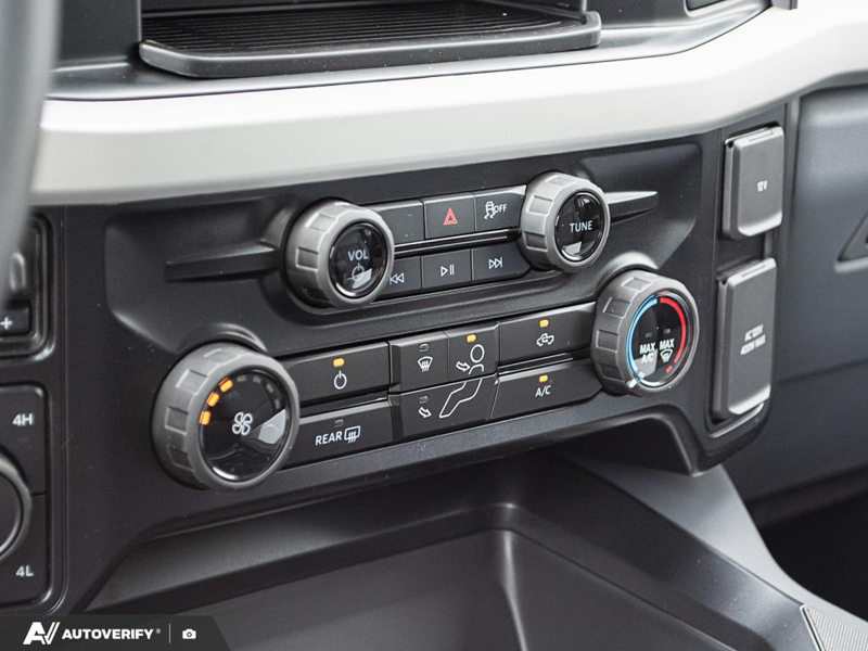 NEW 2026 Ford F-350 Super Duty XLT - Oxford White Exterior / MEDIUM DARK SLATE CLOTH Interior - $83,442 - Stock #D60619 - VIN 1FT8W3BT2TEE86652 - Photo 21