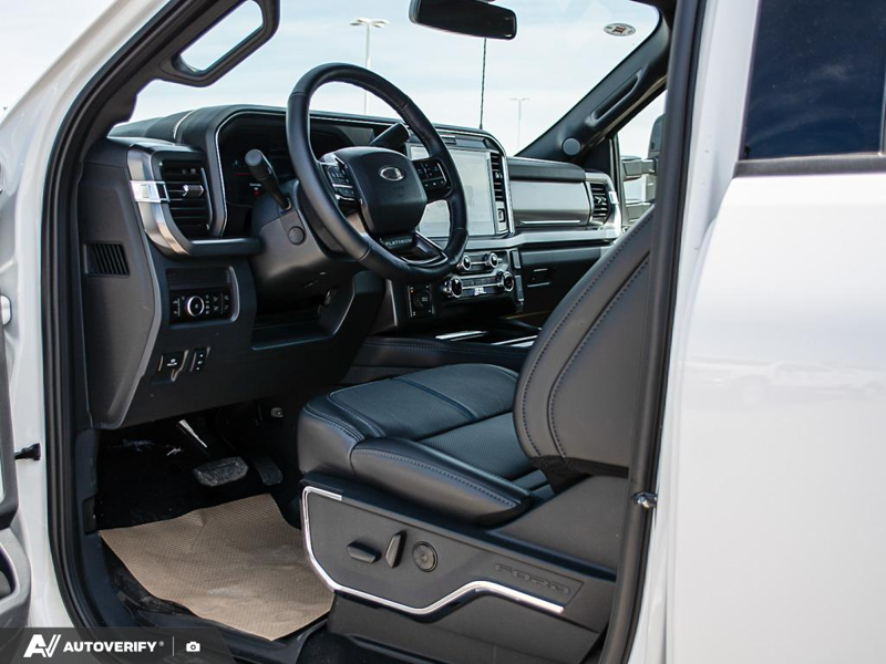 NEW 2026 Ford F-350 Super Duty Platinum - Star White Tri-coat Metallic Exterior / BLACK ONYX/BLUE LEATHER Interior - $120,391 - Stock #D60632 - VIN 1FT8W3BM1TED96420 - Photo 24