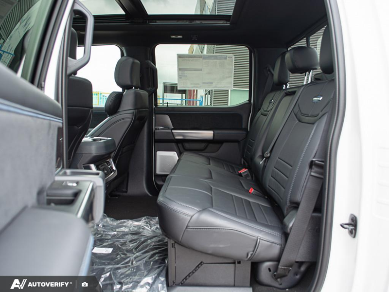 NEW 2026 Ford F-350 Super Duty Platinum - Star White Tri-Coat Exterior / BLACK ONYX/PLATINUM BLUE, UNIQUE PLATINUM LEATHER 40/CONSOLE/40 Interior - $121,217 - Stock #D60704 - VIN 1FT8W3DM0TEE32921 - Photo 25