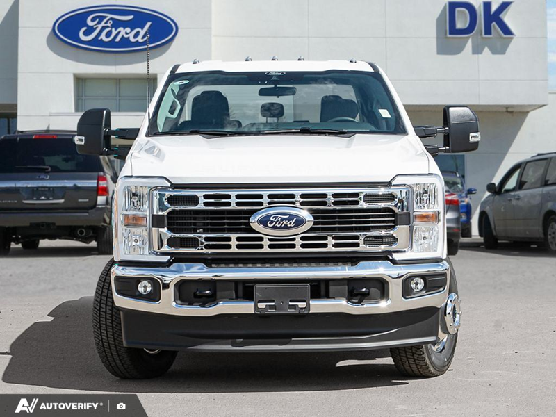 NEW 2026 Ford F-350 Super Duty XLT - Oxford White Exterior / MEDIUM DARK SLATE CLOTH Interior - $90,653 - Stock #D60442 - VIN 1FT8W3DT6TEE25138 - Photo 2