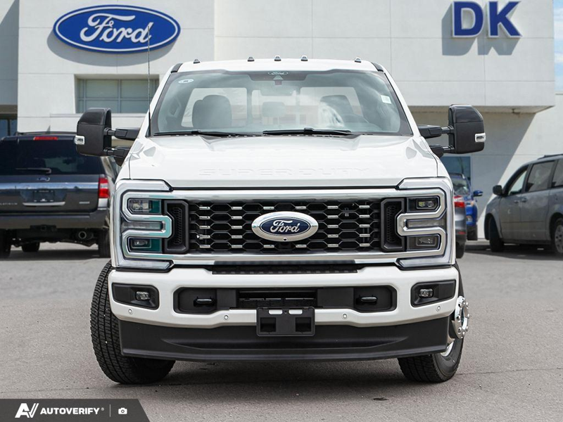 NEW 2026 Ford F-350 Super Duty Platinum - Star White Tri-Coat Exterior / BLACK ONYX/PLATINUM BLUE, UNIQUE PLATINUM LEATHER 40/CONSOLE/40 Interior - $121,217 - Stock #D60704 - VIN 1FT8W3DM0TEE32921 - Photo 2