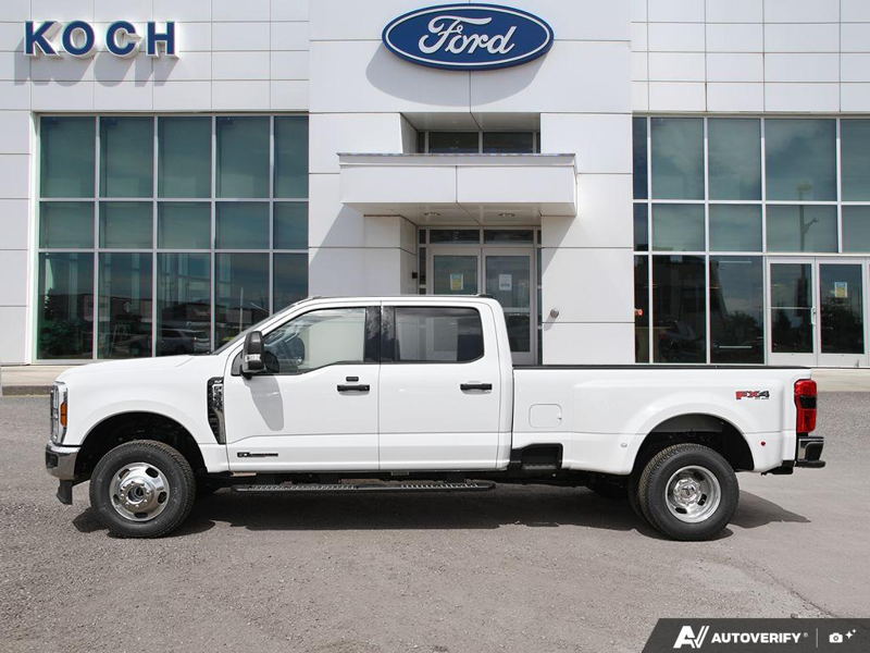 NEW 2026 Ford F-350 Super Duty XLT DRW - Oxford White Exterior / MEDIUM DARK SLATE CLOTH Interior - $94,919 - Stock #E60441 - VIN 1FT8W3DT0TED88541 - Photo 3