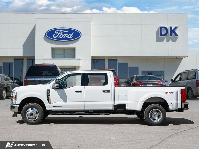 NEW 2026 Ford F-350 Super Duty XLT - Oxford White Exterior / MEDIUM DARK SLATE CLOTH Interior - $90,653 - Stock #D60442 - VIN 1FT8W3DT6TEE25138 - Photo 3