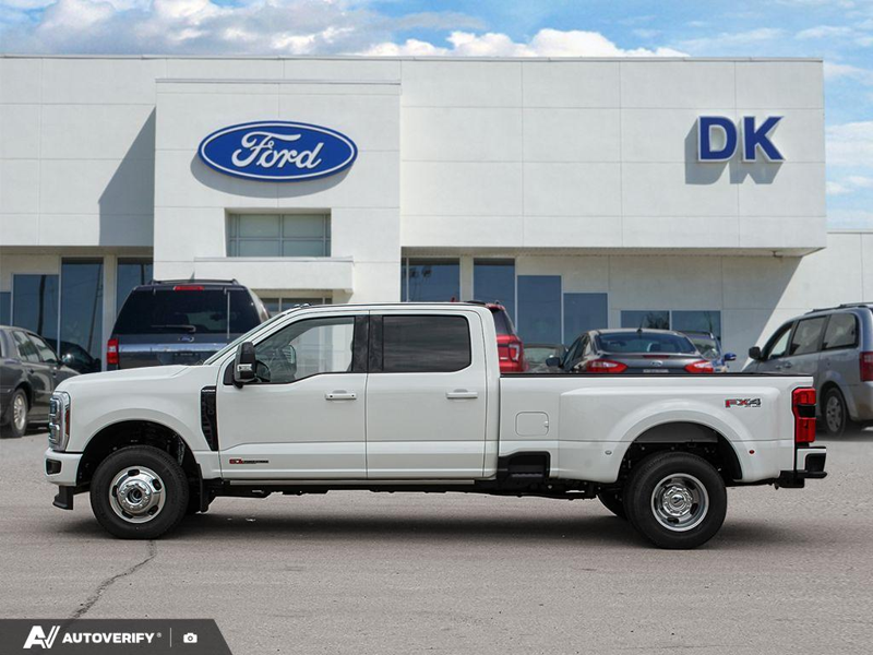 NEW 2026 Ford F-350 Super Duty Platinum - Star White Tri-Coat Exterior / BLACK ONYX/PLATINUM BLUE, UNIQUE PLATINUM LEATHER 40/CONSOLE/40 Interior - $121,217 - Stock #D60704 - VIN 1FT8W3DM0TEE32921 - Photo 3