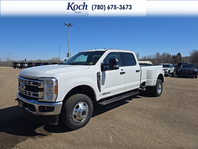 NEW 2026 Ford F-350 Super Duty XLT - Oxford White Exterior / MEDIUM DARK SLATE CLOTH Interior - $96,610 - Stock #A26124 - VIN 1FT8W3DT0TED88927 - Photo 4