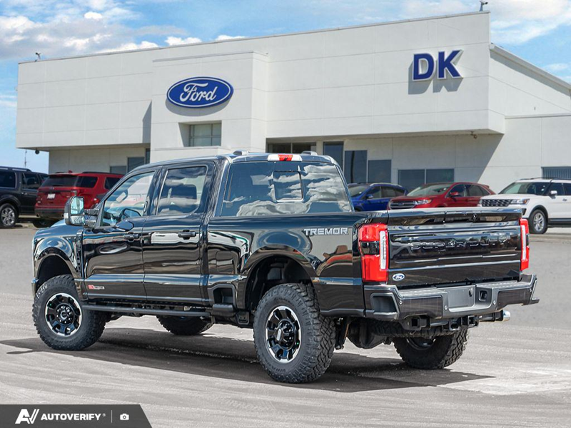 NEW 2026 Ford F-350 Super Duty Platinum - Agate Black Metallic Exterior / BLACK ONYX/PLATINUM BLUE, UNIQUE PLATINUM LEATHER 40/CONSOLE/40 Interior - $122,340 - Stock #D60703 - VIN 1FT8W3BM4TED65193 - Photo 4