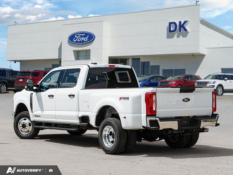 NEW 2026 Ford F-350 Super Duty XLT - Oxford White Exterior / MEDIUM DARK SLATE CLOTH Interior - $87,307 - Stock #D60648 - VIN 1FT8W3DT9TEF02228 - Photo 4