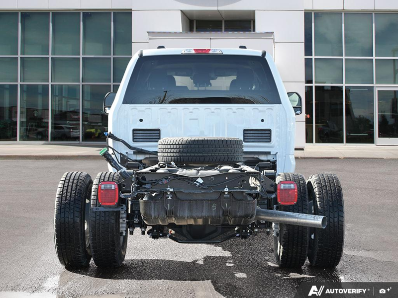 NEW 2026 Ford F-350 Super Duty XLT Cab N Chassis - Oxford White Exterior / MEDIUM DARK SLATE CLOTH Interior - $97,914 - Stock #E60337 - VIN 1FD8W3HT1TED93575 - Photo 5