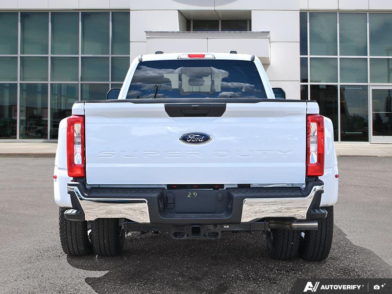 NEW 2026 Ford F-350 Super Duty XLT - Oxford White Exterior / MEDIUM DARK SLATE CLOTH Interior - $98,869 - Stock #E60757 - VIN 1FT8W3DT2TEE82498 - Photo 5