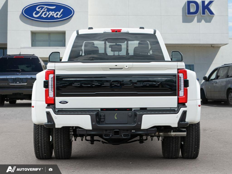 NEW 2026 Ford F-350 Super Duty Platinum - Star White Tri-Coat Exterior / BLACK ONYX/PLATINUM BLUE, UNIQUE PLATINUM LEATHER 40/CONSOLE/40 Interior - $121,217 - Stock #D60704 - VIN 1FT8W3DM0TEE32921 - Photo 5