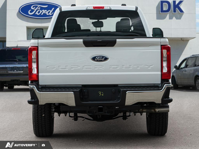 NEW 2026 Ford F-350 Super Duty XLT - Oxford White Exterior / MEDIUM DARK SLATE CLOTH Interior - $83,442 - Stock #D60619 - VIN 1FT8W3BT2TEE86652 - Photo 5