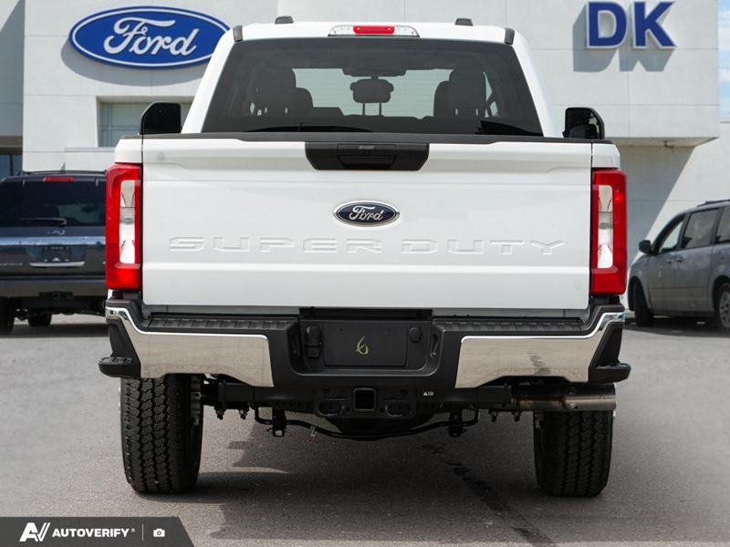 NEW 2026 Ford F-350 Super Duty XLT - Oxford White Exterior / MEDIUM DARK SLATE CLOTH Interior - $87,264 - Stock #D60708 - VIN 1FT8W3BT8TEF28290 - Photo 5