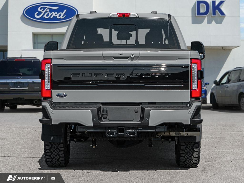 NEW 2026 Ford F-350 Super Duty Platinum - Avalanche Exterior / BLACK ONYX/PLATINUM BLUE, UNIQUE PLATINUM LEATHER 40/CONSOLE/40 Interior - $122,867 - Stock #D60791 - VIN 1FT8W3BMXTED92978 - Photo 5