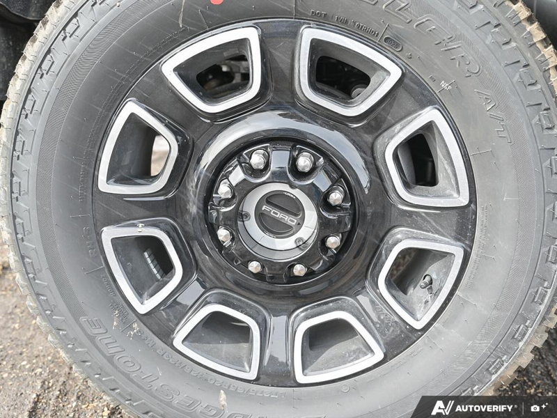 NEW 2026 Ford F-350 Super Duty Platinum - Star White Tri-coat Metallic Exterior / BLACK ONYX/BLUE LEATHER Interior - $120,978 - Stock #E60392 - VIN 1FT8W3BT6TED89079 - Photo 6