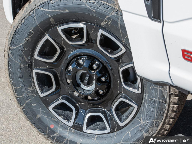 NEW 2026 Ford F-350 Super Duty Platinum - Star White Tri-coat Metallic Exterior / BLACK ONYX/BLUE LEATHER Interior - $124,848 - Stock #E60567 - VIN 1FT8W3BM4TEE27904 - Photo 6