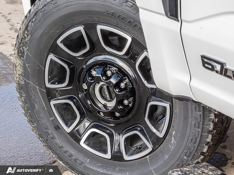 NEW 2026 Ford F-350 Super Duty Platinum - Star White Tri-coat Metallic Exterior / BLACK ONYX/BLUE LEATHER Interior - $116,140 - Stock #D60408 - VIN 1FT8W3BT9TEE27596 - Photo 6