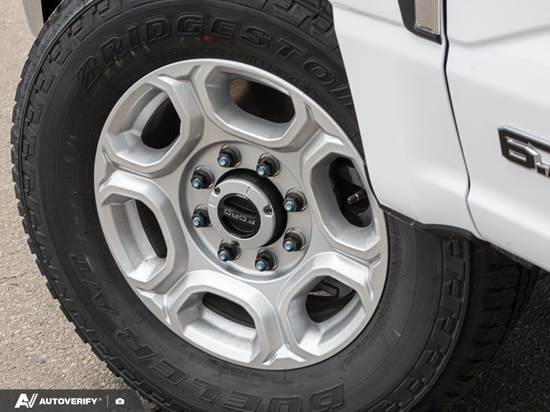 NEW 2026 Ford F-350 Super Duty XLT - Oxford White Exterior / MEDIUM DARK SLATE CLOTH Interior - $83,442 - Stock #D60619 - VIN 1FT8W3BT2TEE86652 - Photo 6