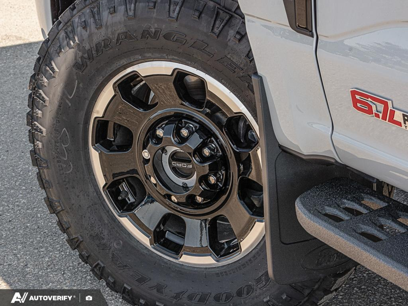 NEW 2026 Ford F-350 Super Duty Platinum - Avalanche Exterior / BLACK ONYX/PLATINUM BLUE, UNIQUE PLATINUM LEATHER 40/CONSOLE/40 Interior - $122,867 - Stock #D60791 - VIN 1FT8W3BMXTED92978 - Photo 6