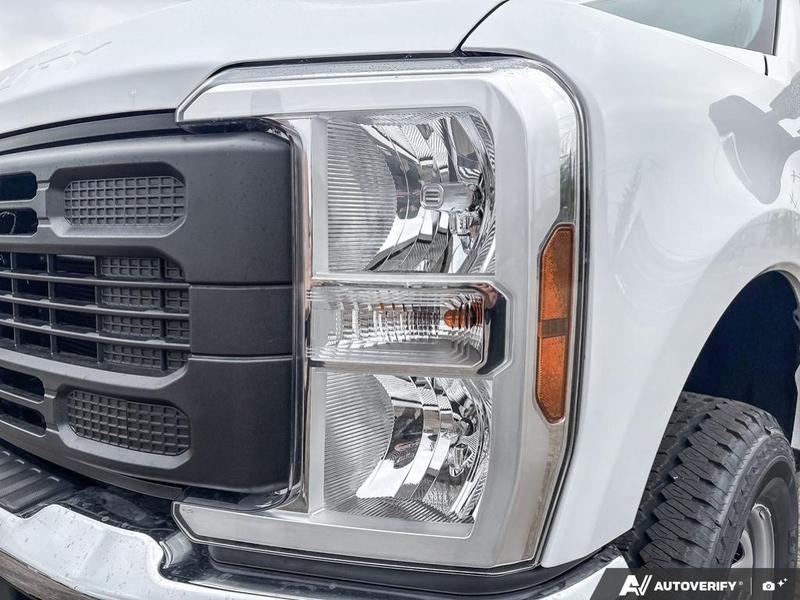 NEW 2026 Ford F-350 Super Duty XL - Oxford White Exterior / MEDIUM DARK SLATE CLOTH Interior - $75,648 - Stock #E60675 - VIN 1FT8W3BA9TEE56403 - Photo 8