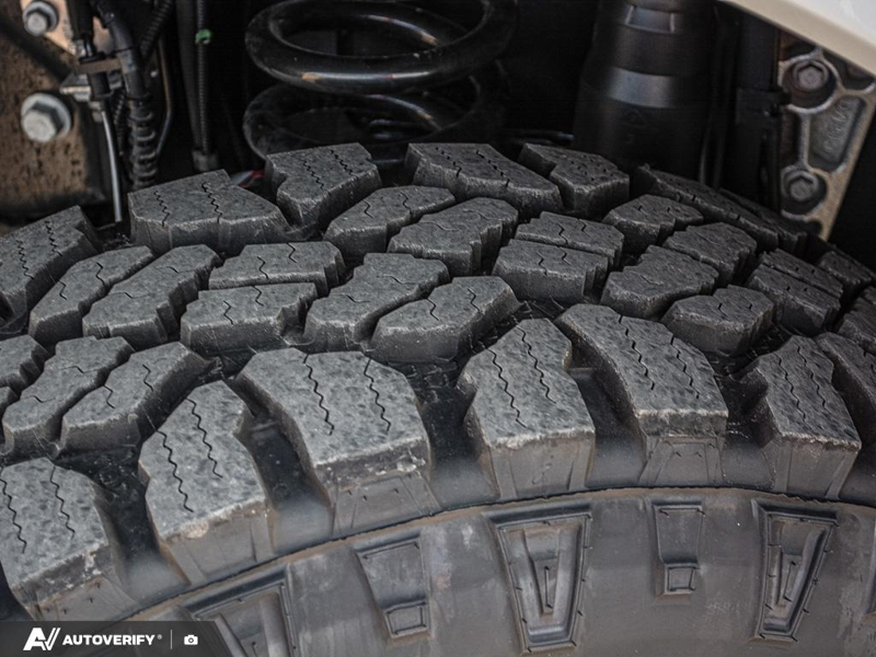 NEW 2026 Ford F-350 Super Duty Platinum - Avalanche Exterior / BLACK ONYX/PLATINUM BLUE, UNIQUE PLATINUM LEATHER 40/CONSOLE/40 Interior - $122,867 - Stock #D60791 - VIN 1FT8W3BMXTED92978 - Photo 7