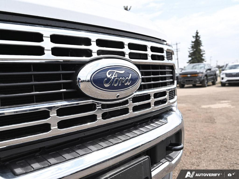 NEW 2026 Ford F-350 Super Duty XLT DRW - Oxford White Exterior / MEDIUM DARK SLATE CLOTH Interior - $94,919 - Stock #E60441 - VIN 1FT8W3DT0TED88541 - Photo 9