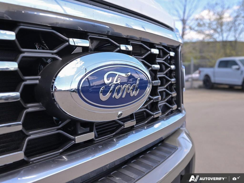 NEW 2026 Ford F-350 Super Duty King Ranch DRW - Star White/marsh Grey Accent Exterior / JAVA LEATHER Interior - $120,616 - Stock #E60586 - VIN 1FT8W3DM1TEE28795 - Photo 9