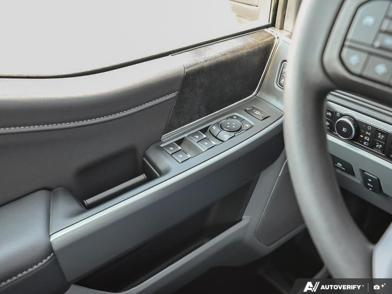 NEW 2026 Ford F-450 Super Duty XLT - Oxford White Exterior / MEDIUM DARK SLATE CLOTH Interior - $111,768 - Stock #E60859 - VIN 1FT8W4DM5TEE97222 - Photo 17
