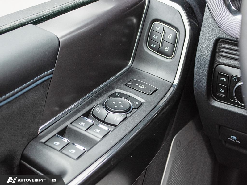 NEW 2026 Ford F-450 Super Duty Platinum - Agate Black Metallic Exterior / BLACK ONYX/PLATINUM BLUE, UNIQUE PLATINUM LEATHER 40/CONSOLE/40 Interior - $129,219 - Stock #D60840 - VIN 1FT8W4DT0TEE97846 - Photo 17