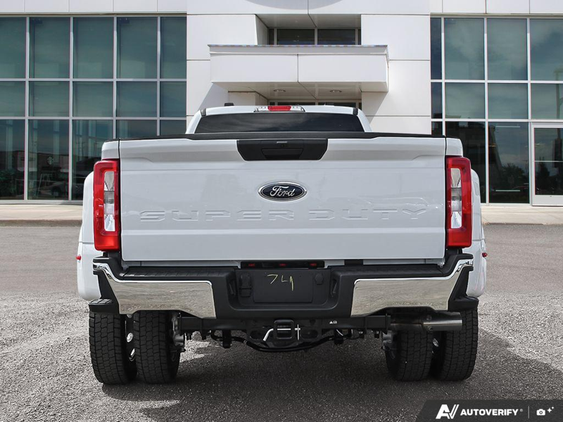 NEW 2026 Ford F-450 Super Duty XLT - Oxford White Exterior / MEDIUM DARK SLATE CLOTH Interior - $105,039 - Stock #E60843 - VIN 1FT8W4DT7TEF06445 - Photo 5