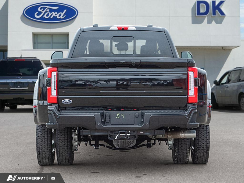 NEW 2026 Ford F-450 Super Duty Platinum - Agate Black Metallic Exterior / BLACK ONYX/PLATINUM BLUE, UNIQUE PLATINUM LEATHER 40/CONSOLE/40 Interior - $129,219 - Stock #D60840 - VIN 1FT8W4DT0TEE97846 - Photo 5