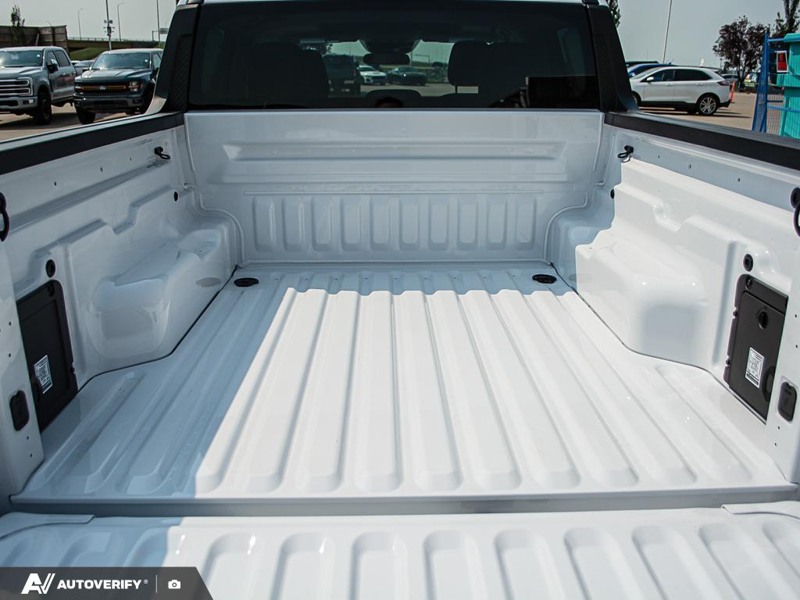 NEW 2026 Ford Maverick XLT - Oxford White Exterior / NAVY PIER/ASPEN GREY, UNIQUE CLOTH FRONT BUCKET SEATS Interior - $44,069 - Stock #D60705 - VIN 3FTTW8J34TRB18902 - Photo 11