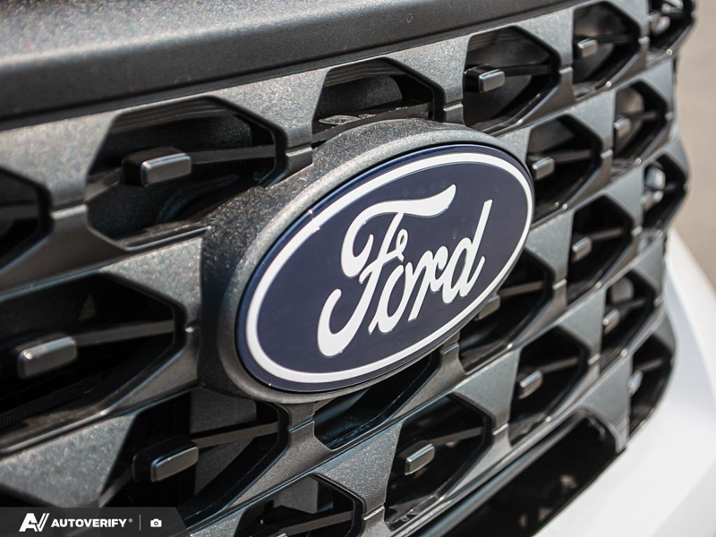 NEW 2026 Ford Maverick XLT - Oxford White Exterior / NAVY PIER/ASPEN GREY, UNIQUE CLOTH FRONT BUCKET SEATS Interior - $44,069 - Stock #D60705 - VIN 3FTTW8J34TRB18902 - Photo 9